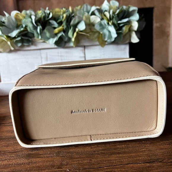 LAUTEM Temptation Handbag In Nude Color - Picture 6 of 13